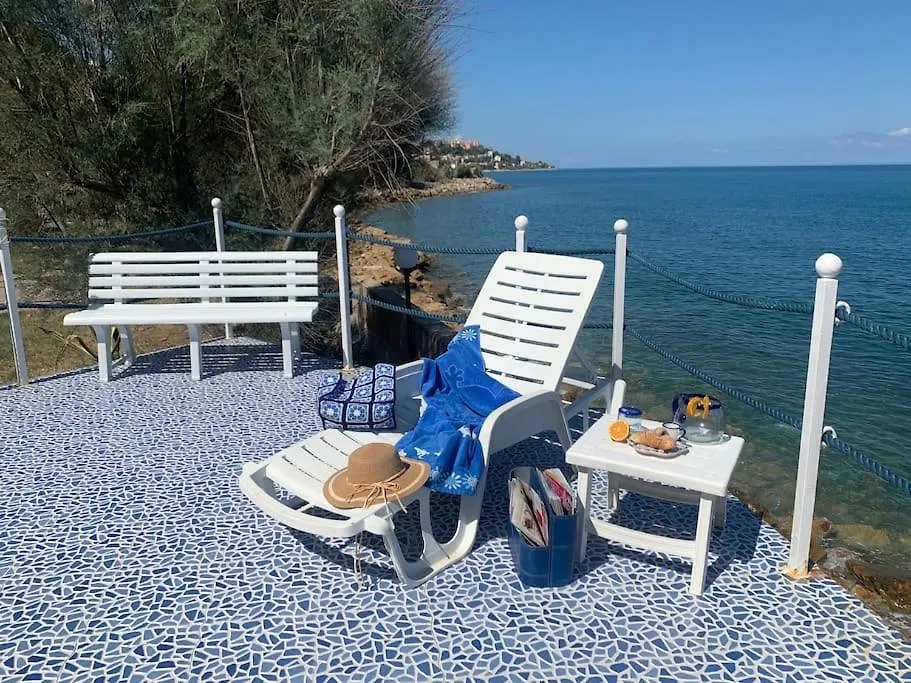 Villa Delfino Blu Con Accesso Diretto Al Mare Dalla Scogliera E Privacy Impagabile. Santo Stefano di Camastra
